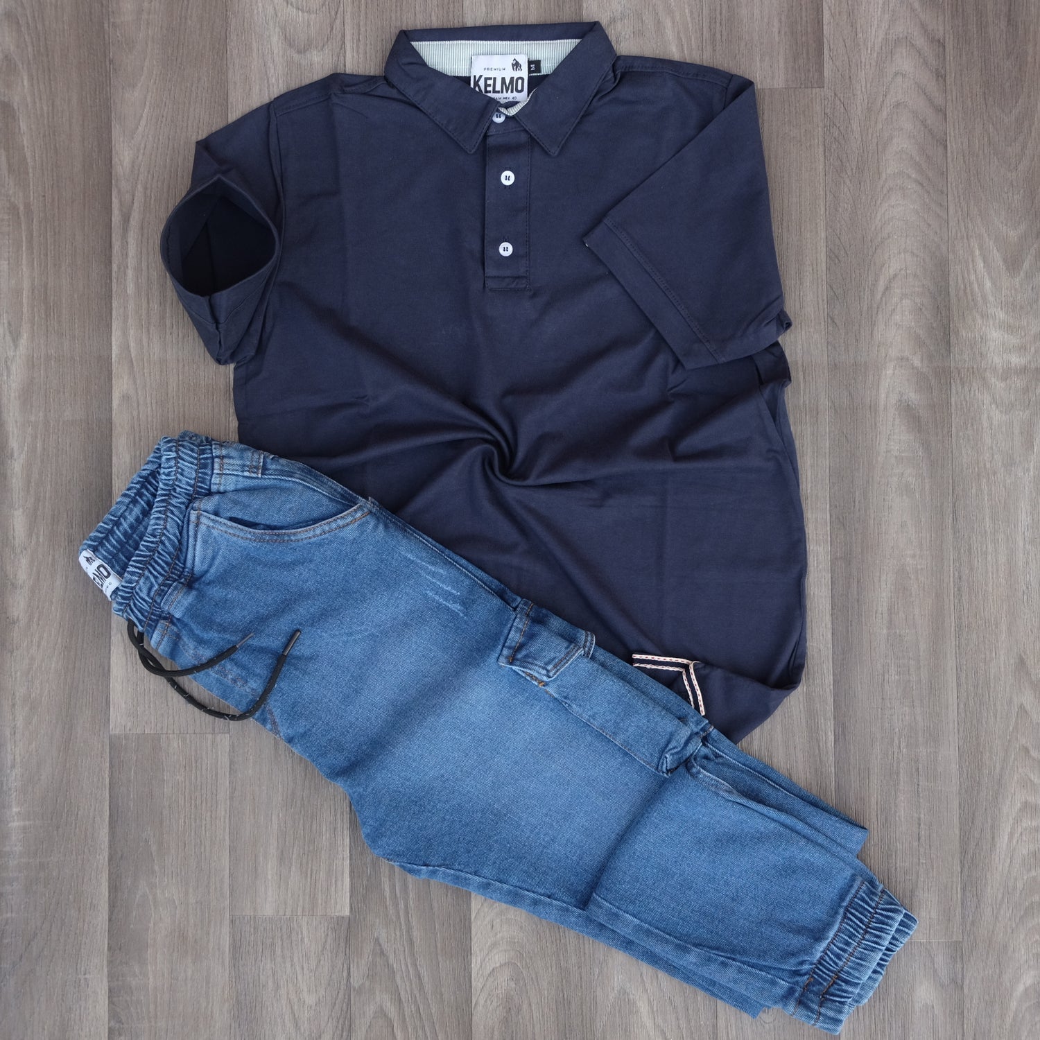 Ensemble Cargo Jeans Délavé Bleu + Polo Bleu Marine