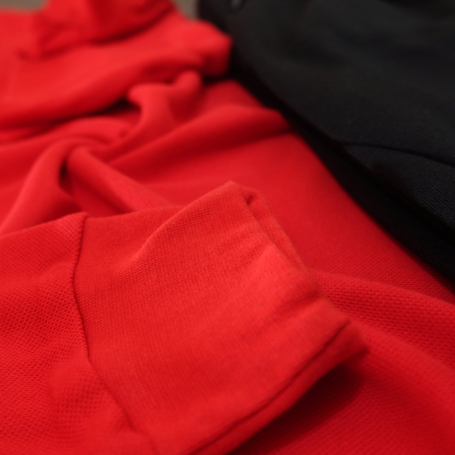 Ensemble Jogging Beska Noir + Sweat Rouge