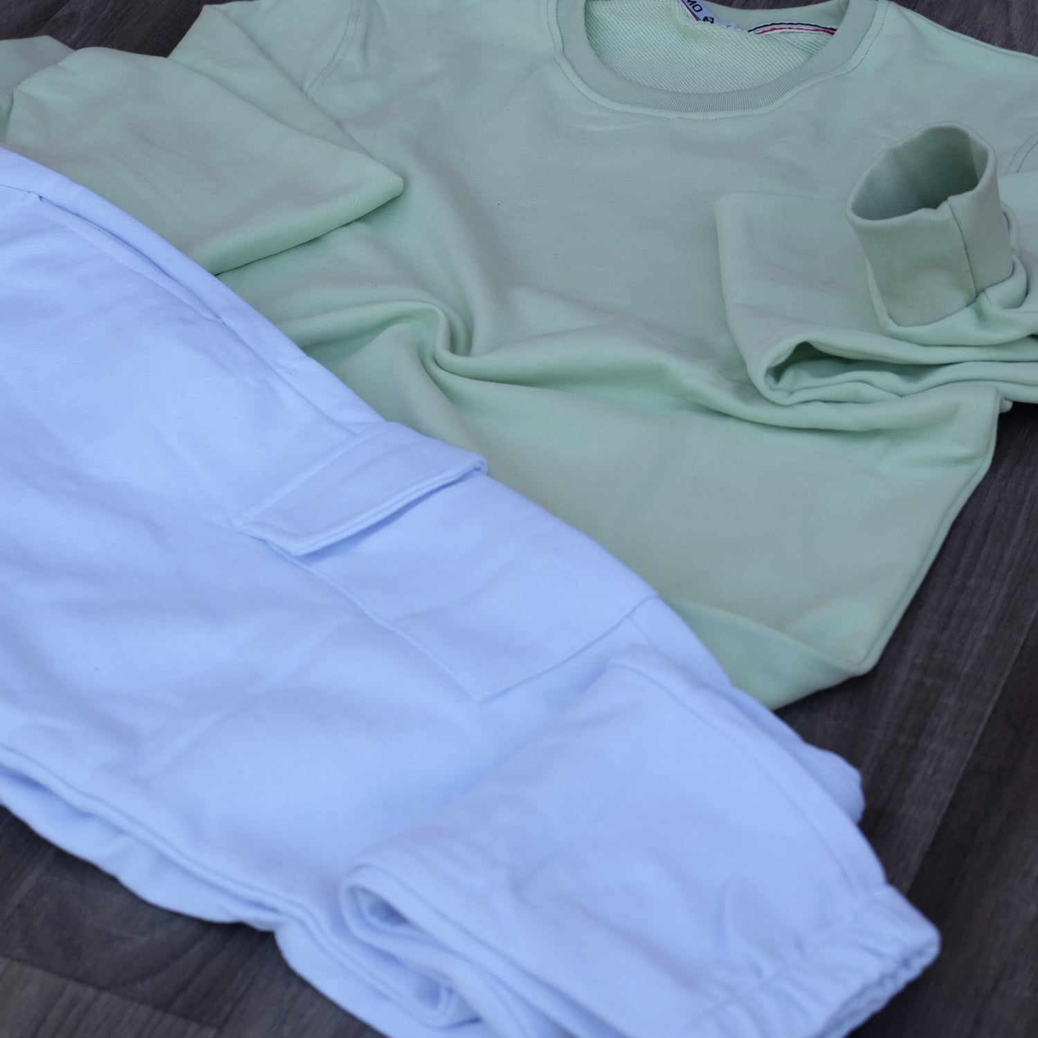 Ensemble Jogging Cargo Blanc+ Sweat Vert Nil