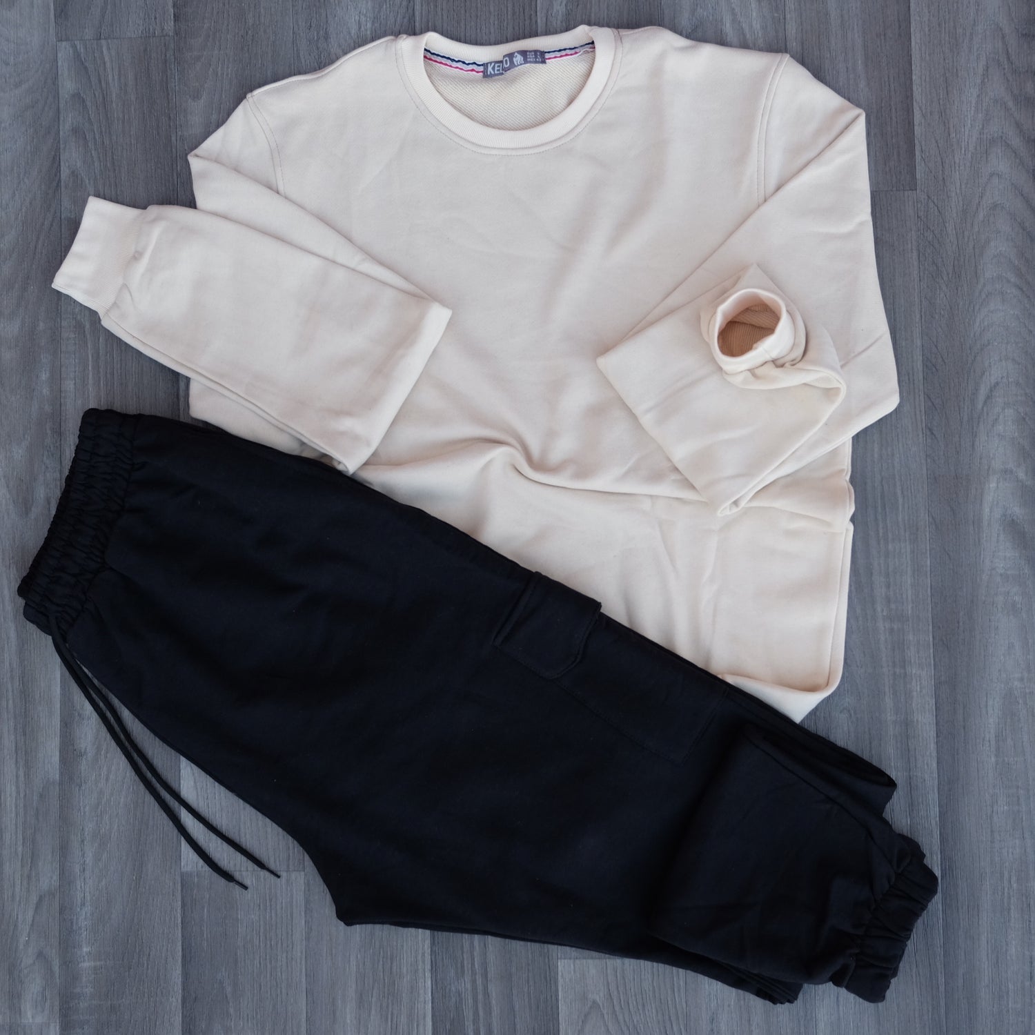 Ensemble Jogging Cargo Noir + Sweat Beige